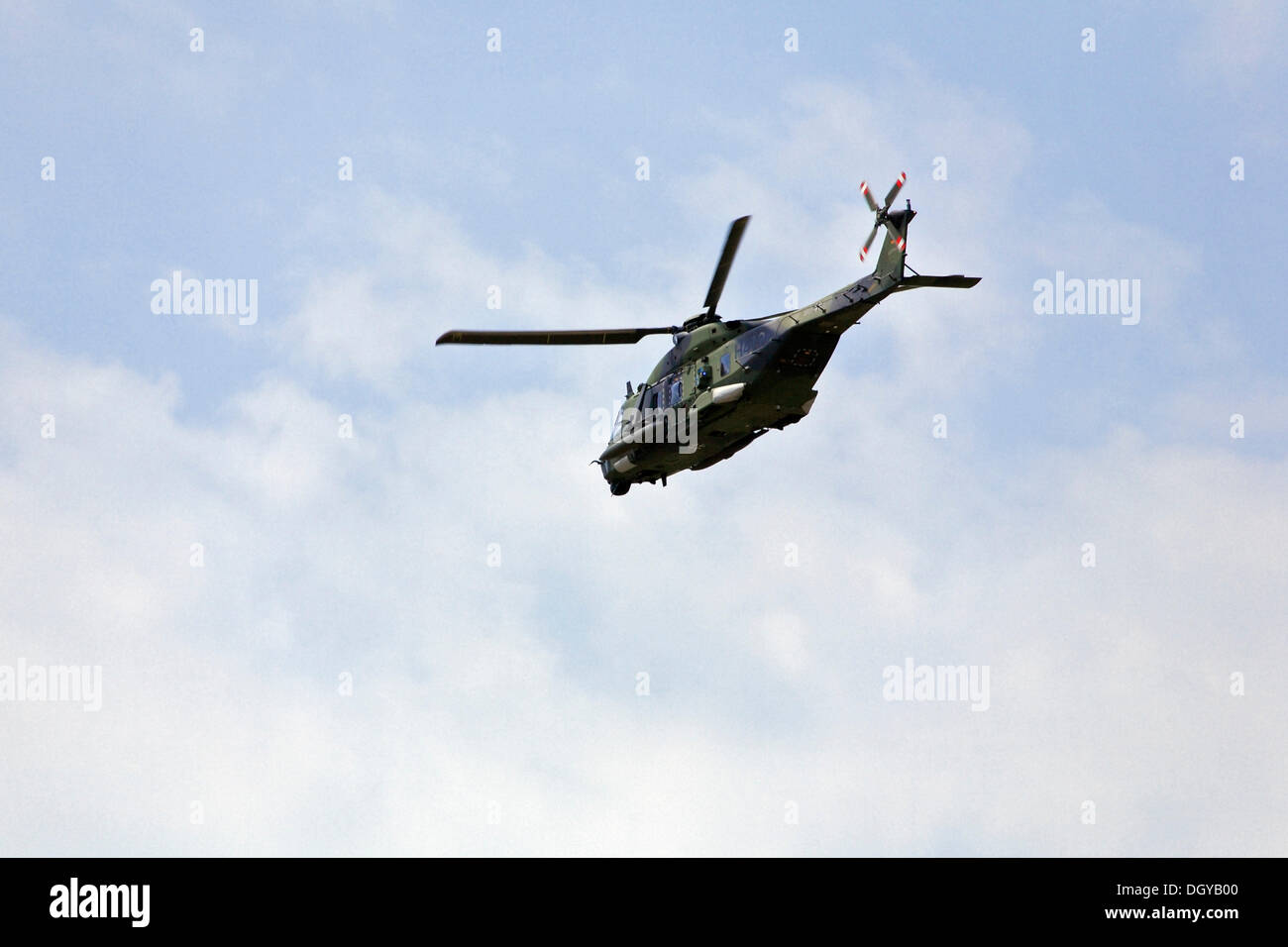 Des hélicoptères militaires, des Forces armées fédérales allemandes, l'armée de l'air, en vol, Air Show, de l'ADI 2008, Exposition internationale de l'aérospatiale Banque D'Images