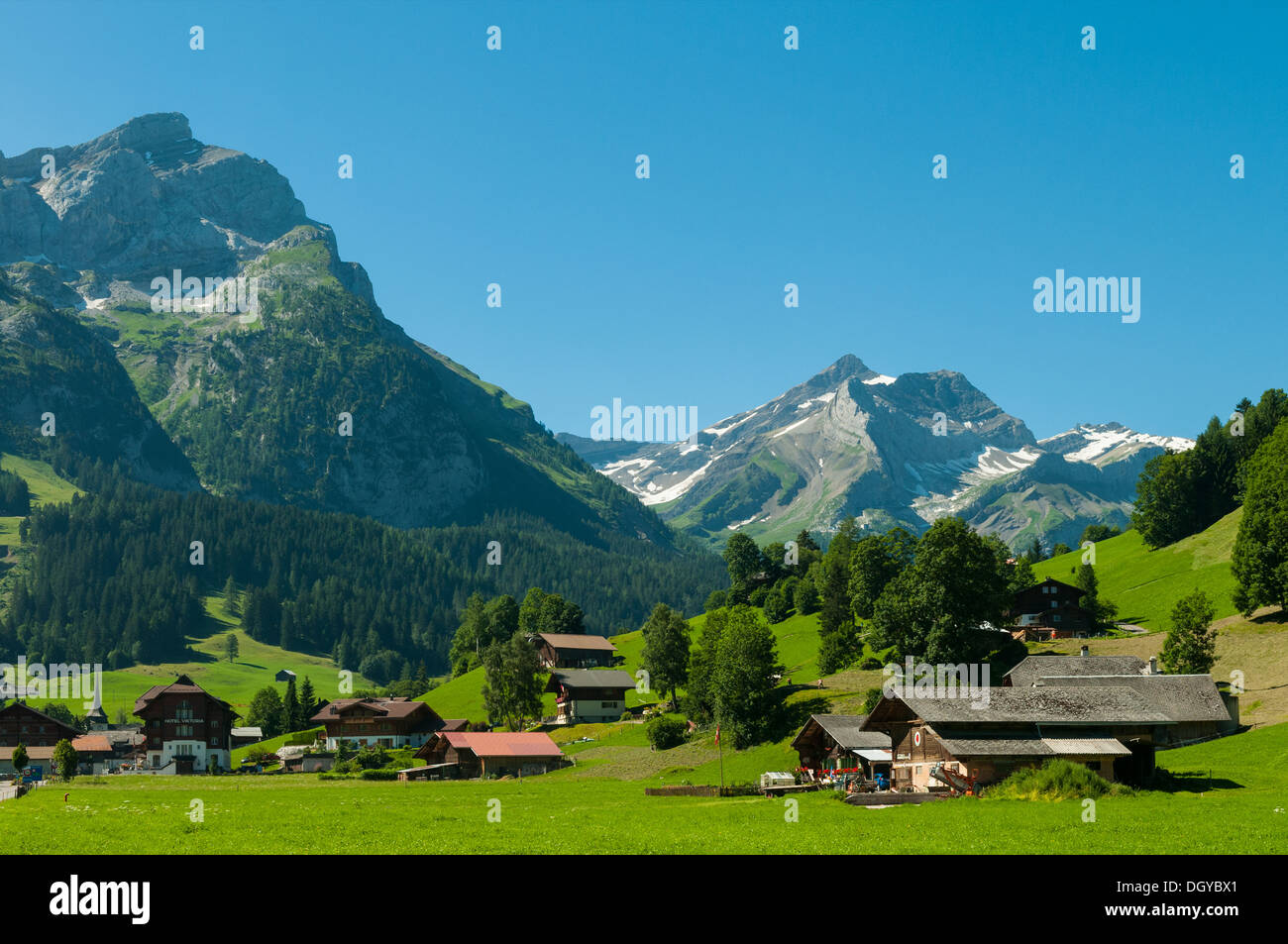Vue sur Gsteig, Suisse Banque D'Images
