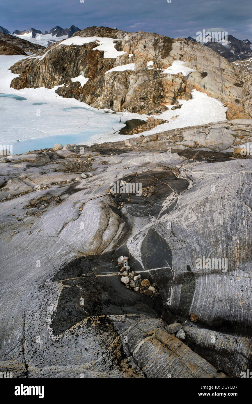 Formations sur l'Mittivakkat Rock Glacier, péninsule d'Ammassalik, dans l'Est du Groenland, Greenland Banque D'Images