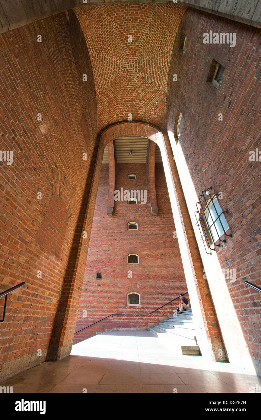 Entrée latérale, gare principale, Stuttgart, Bade-Wurtemberg Banque D'Images
