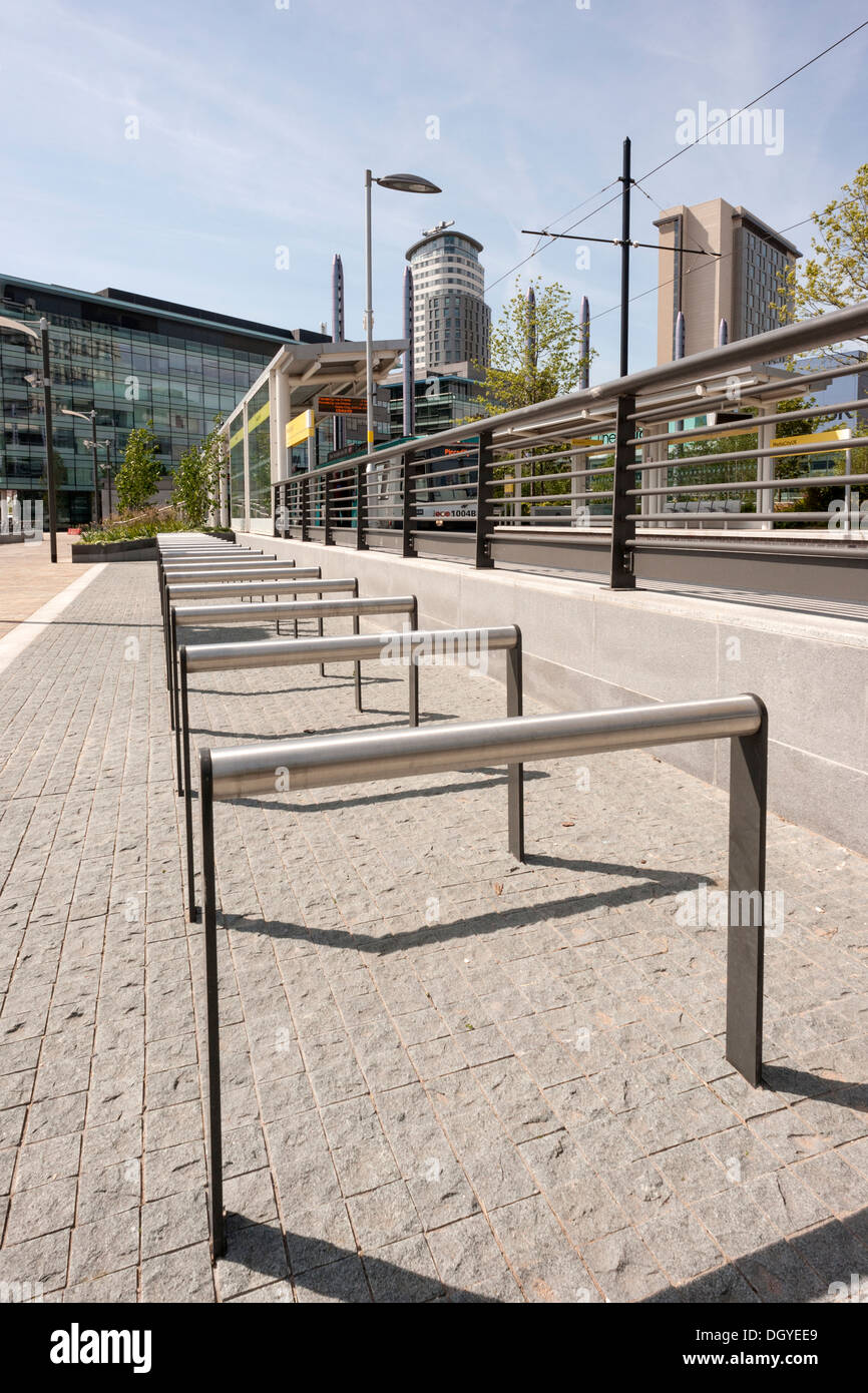 À la station de métro de Media City. Banque D'Images