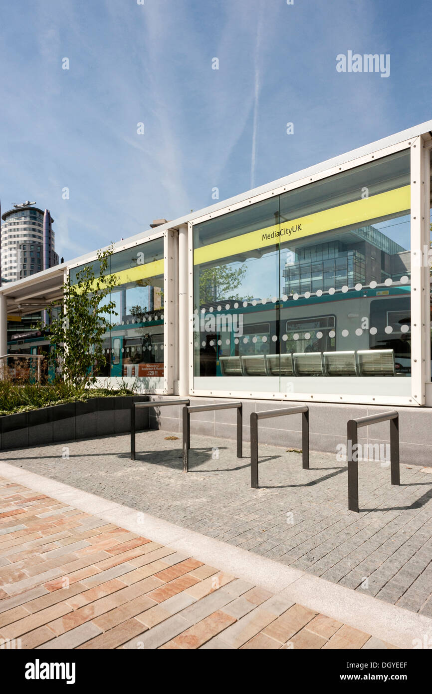 Media City à Salford, Greater Manchester. À la station de Metrolink Salford Quays. Banque D'Images