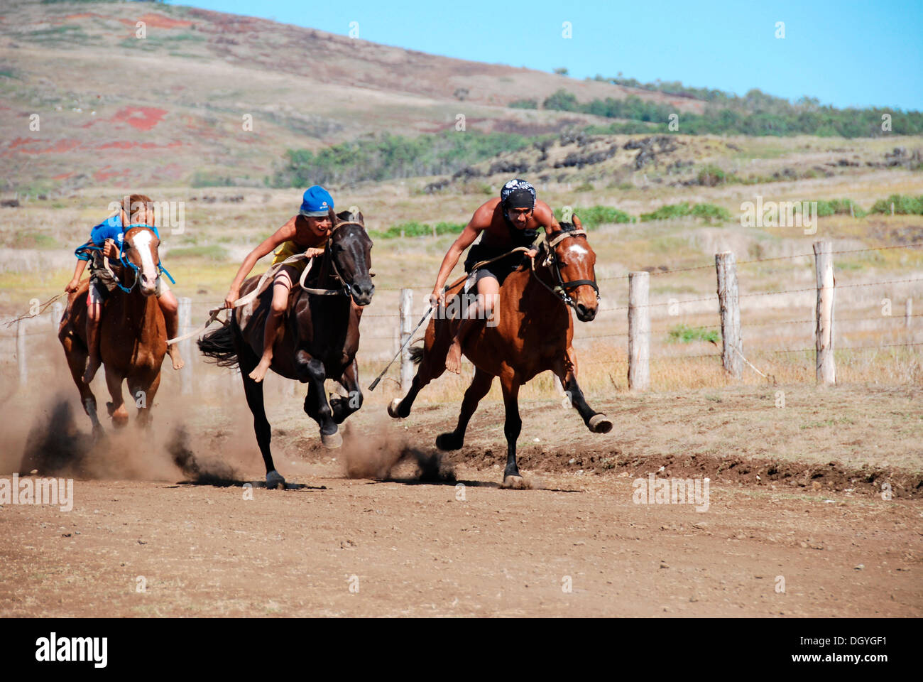 Course de chevaux, le Festival Tapati Rapa Nui, l'île de Pâques, Rapa Nui, Polynésie, Océanie, Pacifique Sud Banque D'Images