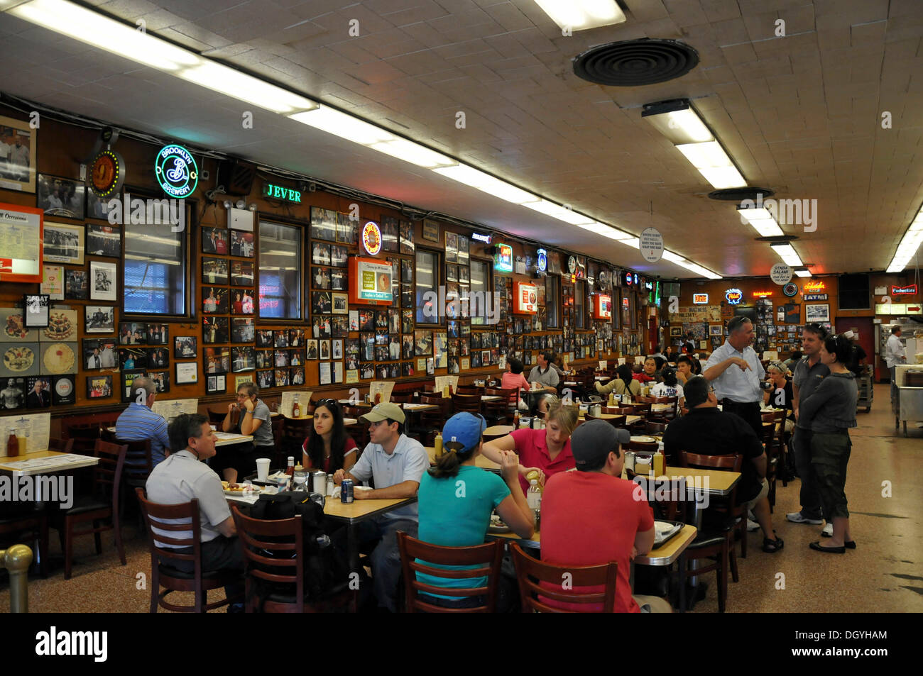 Katz's Delicatessen, East Houston Street, Lower East Side, New York City, New York, États-Unis d'Amérique, États Unis, Amérique du Nord Banque D'Images
