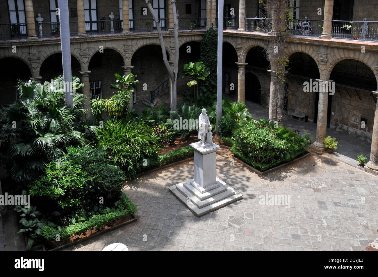 Cour intérieure de l'hôtel Palacio de los Capitanes Generales palace, plaza de armas, La Havane, le quartier historique, Cuba Banque D'Images