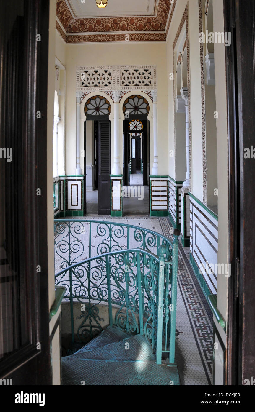 Vue de l'intérieur, le Palacio del Valle, Punta Gorda peninsula, Cienfuegos, Cuba, Caraïbes, Amérique centrale Banque D'Images