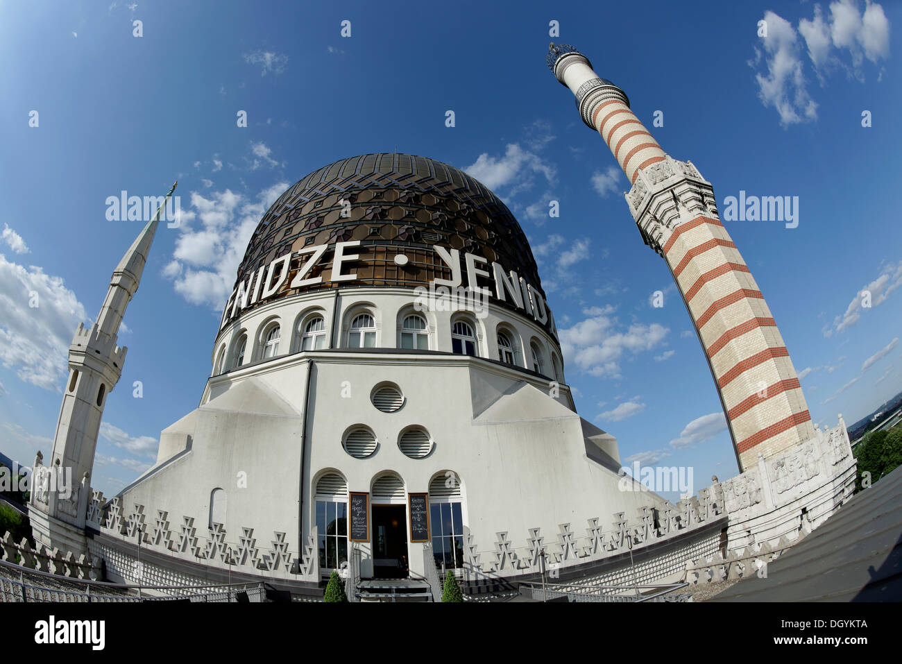 Fisheye vue, terrasse et dôme de l'édifice Yenidze, Dresde, Florence de l'Elbe, la Saxe Banque D'Images