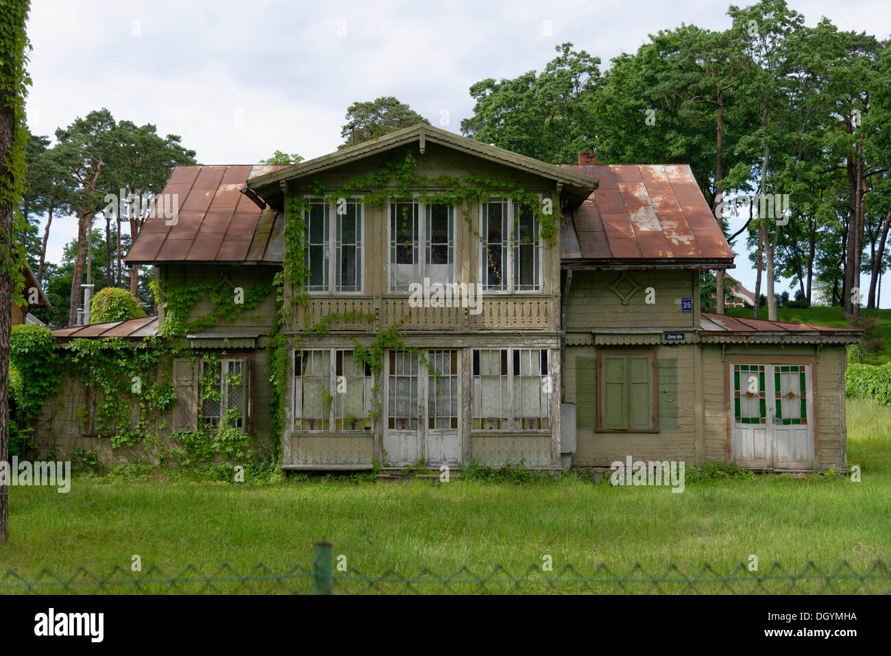 Vieille maison de bois, villa, juras iela, Jurmala, Lettonie, pays baltes, Europe Banque D'Images