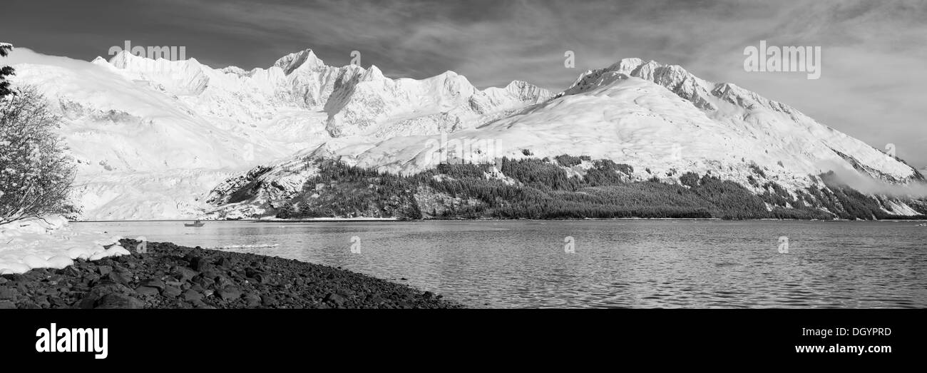 Mt. Gilbert, Chugach montagnes au-dessus de la Serpentine Cove, Prince William Sound, Alaska, United States Banque D'Images