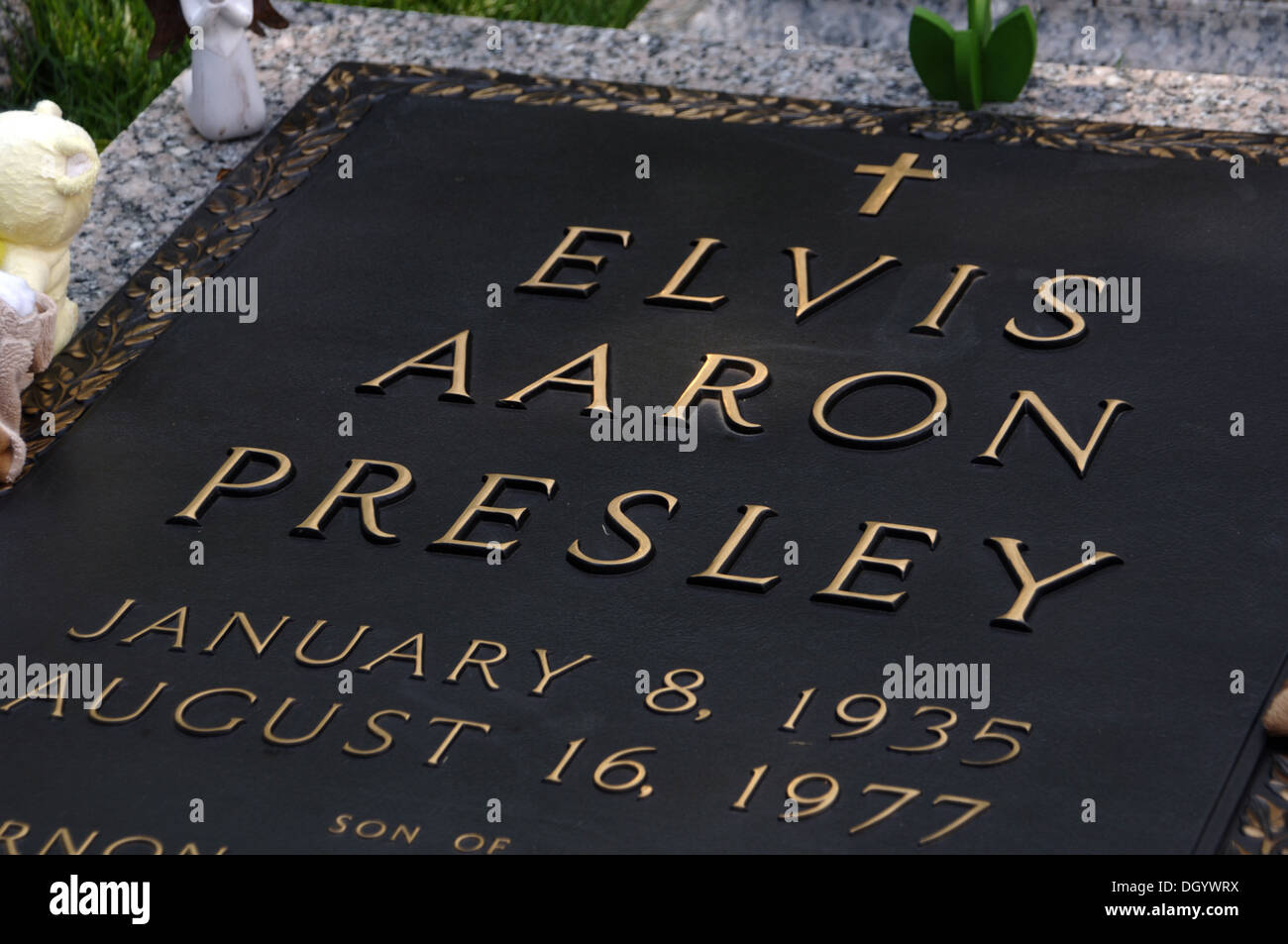 New York. Memphis. Hôtel particulier de Graceland pour Elvis Presley (1935-1977). La méditation graden. Tombe de 'Le Roi'. USA. Banque D'Images