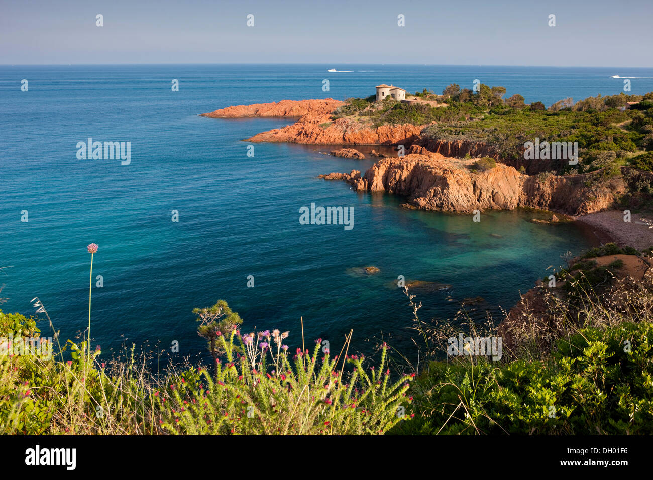 Maison de la mer, dans la baie de la région de l'Esterel, Alpes Maritimes, Côte d'Azur, Département Var, Région Provence-Alpes-Côte Banque D'Images