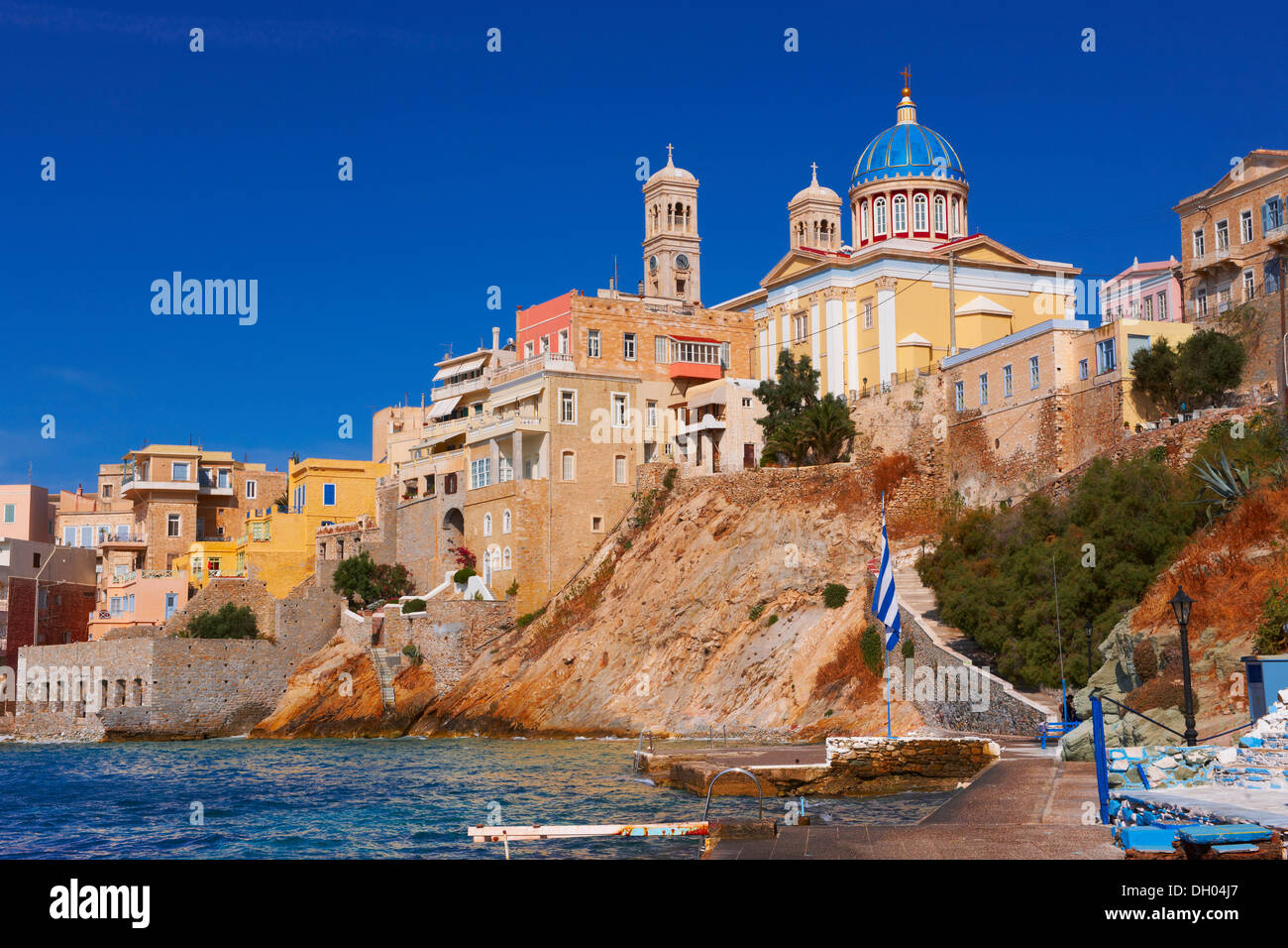 Les néo-classiques, une église grecque orthodoxe de Saint Nicolas, Ermoupolis, Syros, Cyclades, Grèce, Europe Banque D'Images