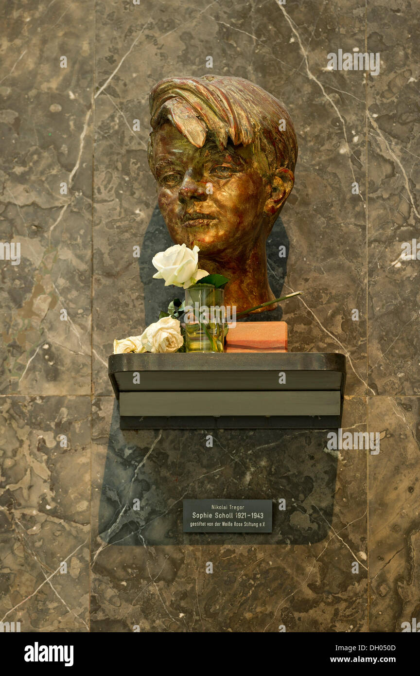 Buste en bronze de Sophie Scholl par Nikolaï Tregor, White Rose memorial, adversaire du Troisième Reich, l'exceptionnel quartier du Lichthof, atrium de l'UGP Banque D'Images