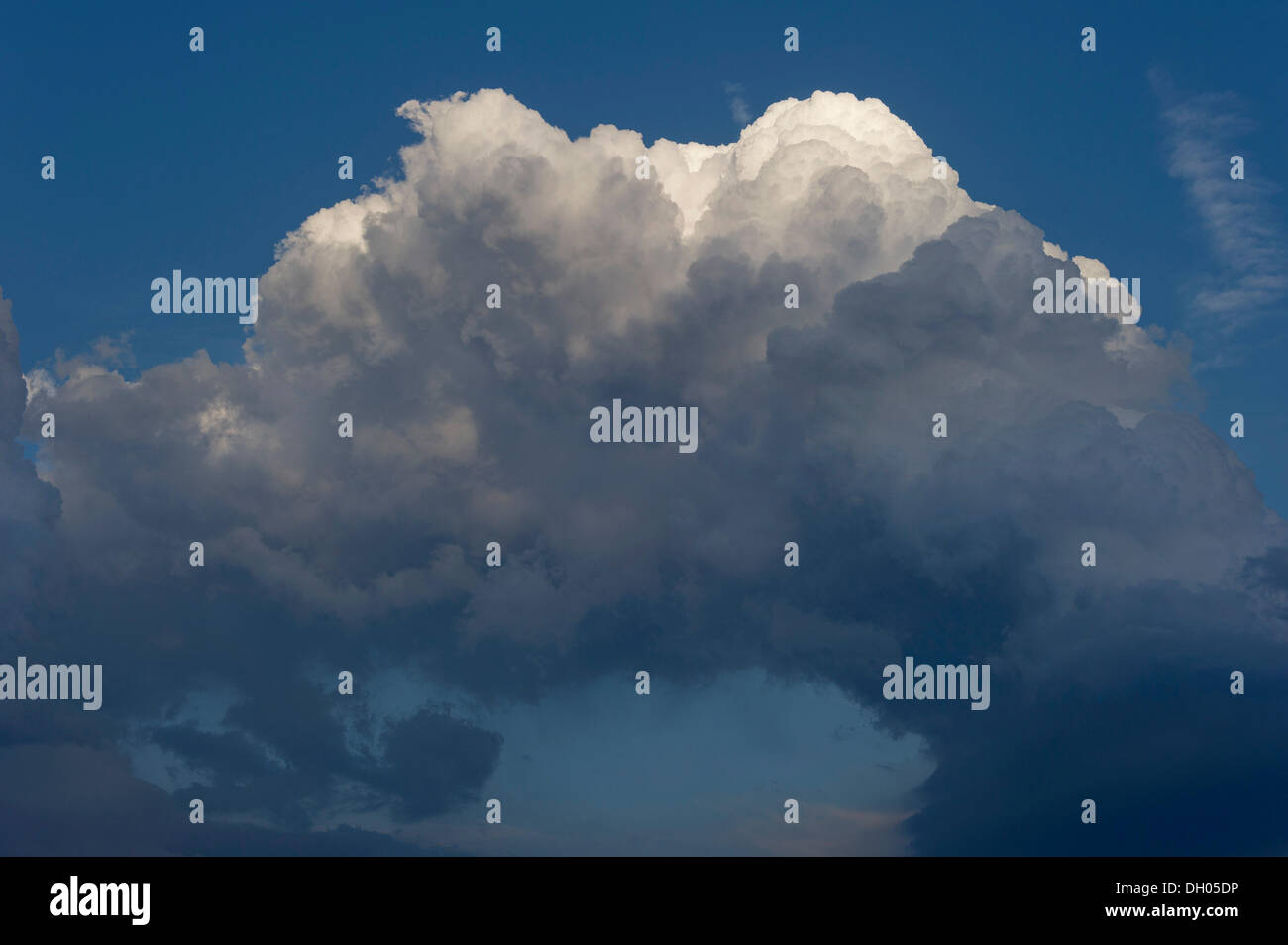 Cumulonimbus, nuage, Marzling, Haute-Bavière, Bavière, Allemagne Banque D'Images