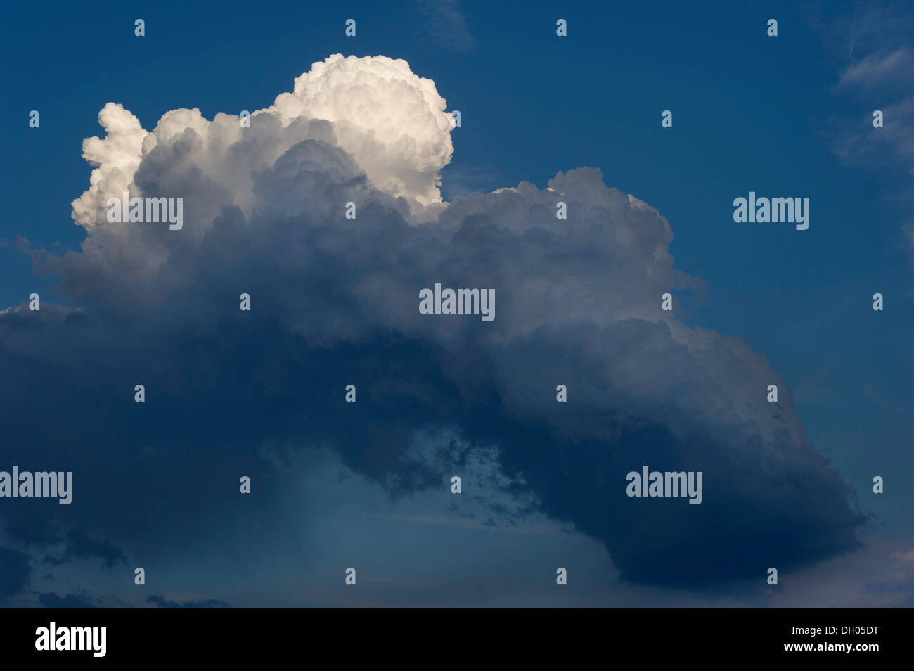 Cumulonimbus, nuage, Marzling, Haute-Bavière, Bavière, Allemagne Banque D'Images