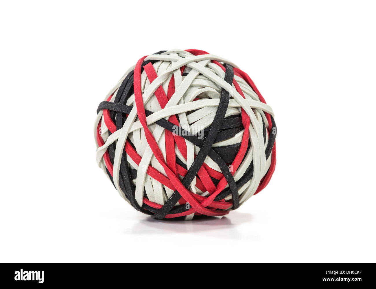 Bande caoutchouc ball tourné sur blanc. Banque D'Images