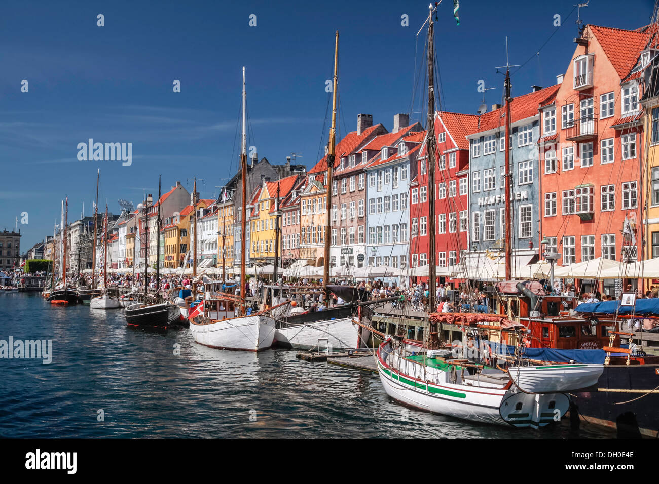 Vieux bateaux et maisons colorées de Nyhavn à Copenhague, Danemark Banque D'Images