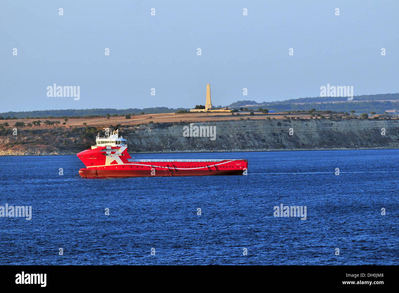 Le navire de ravitaillement offshore Kl Brofjord à l'ancre dans les Dardanelles au large de la péninsule de Gallipoli, en Turquie sur un après-midi en Septembre Banque D'Images