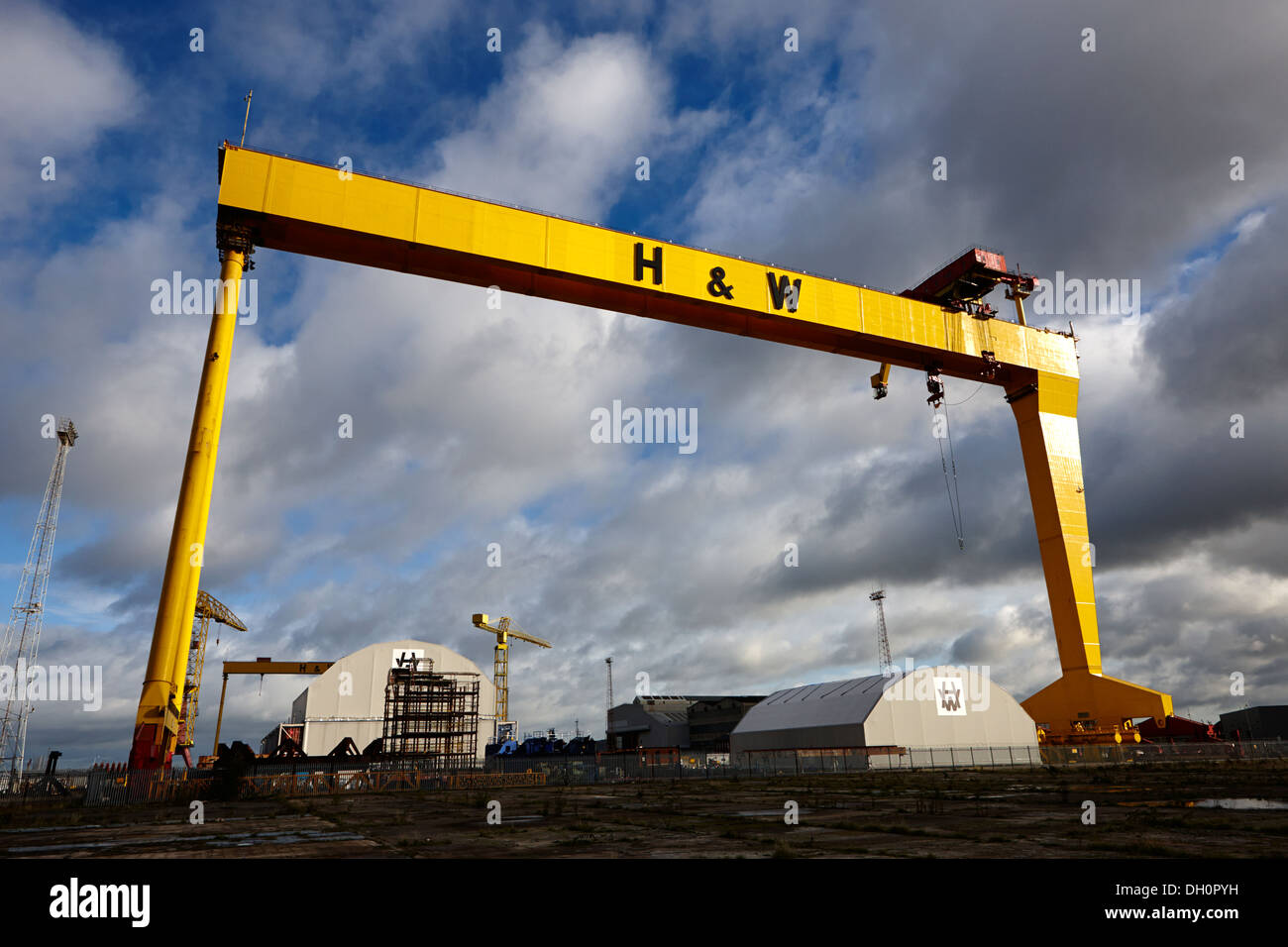 Les grues de chantier naval Harland and Wolff de Belfast Titanic Quarter L'Irlande du Nord Banque D'Images