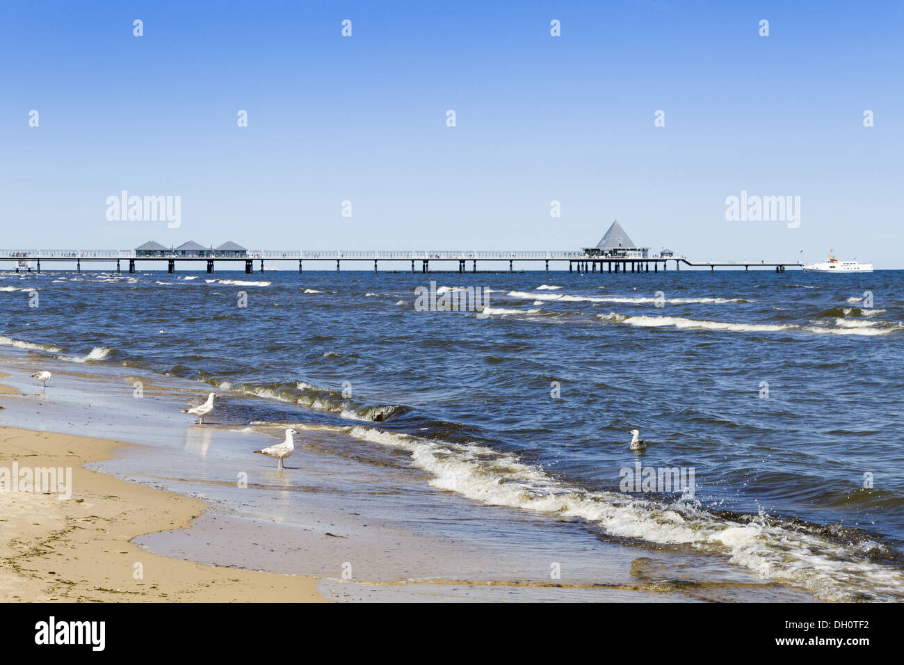 Plage à Heringsdorf avec pier Banque D'Images