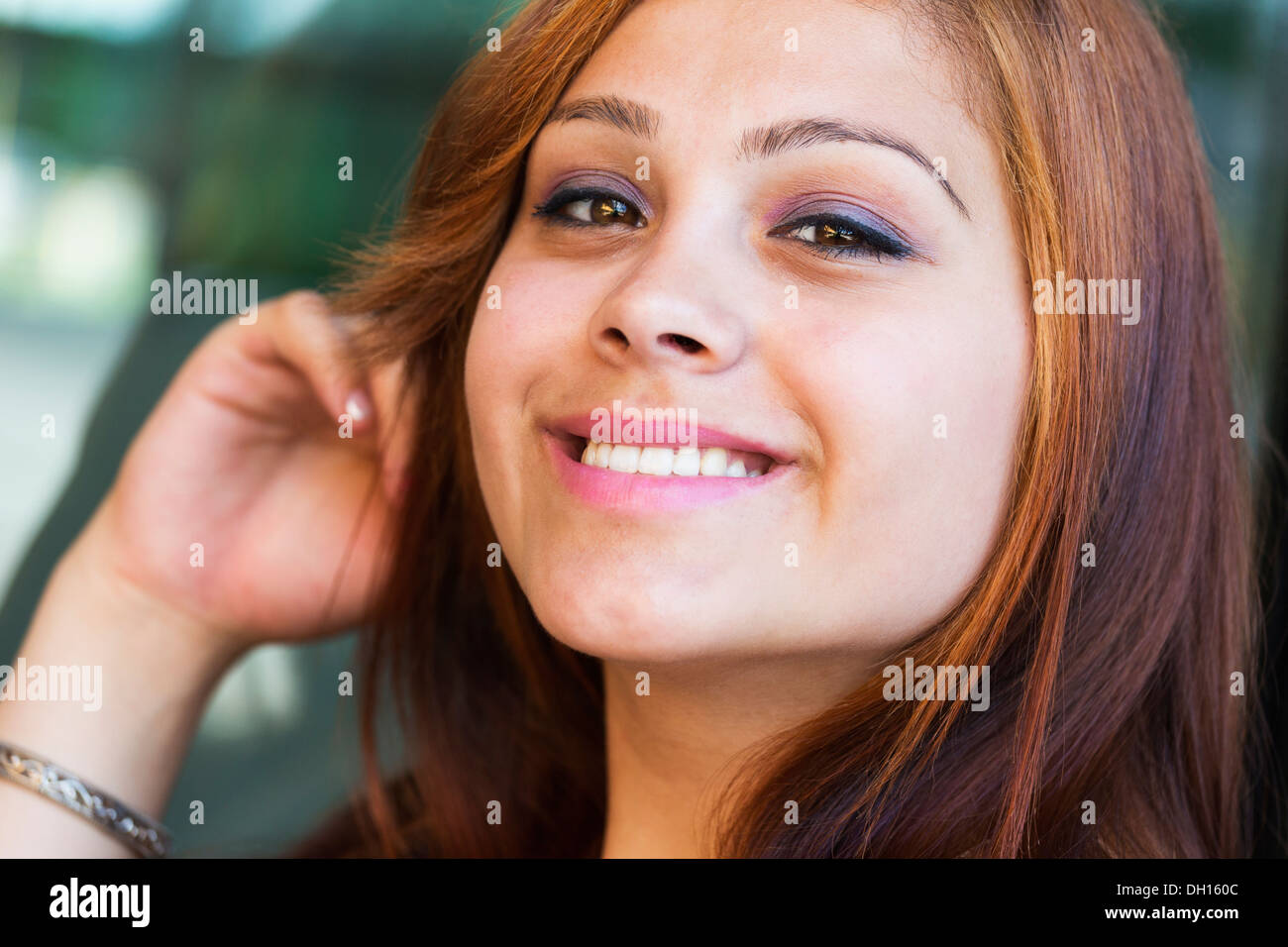 Hispanic girl smiling Banque D'Images