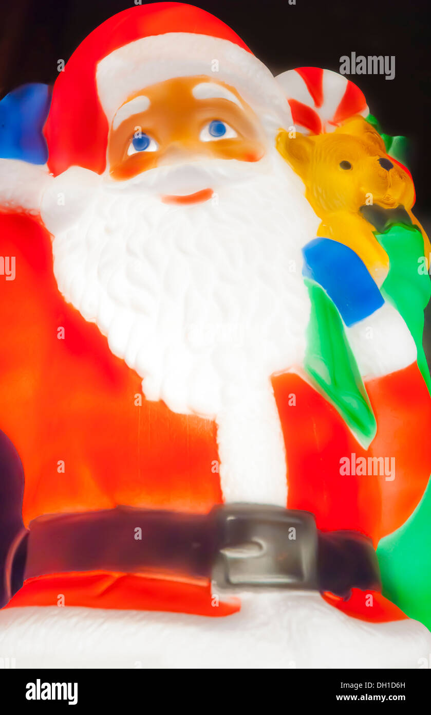 Père Noël lumineux en plastique décoration lumière de Noël Photo Stock -  Alamy