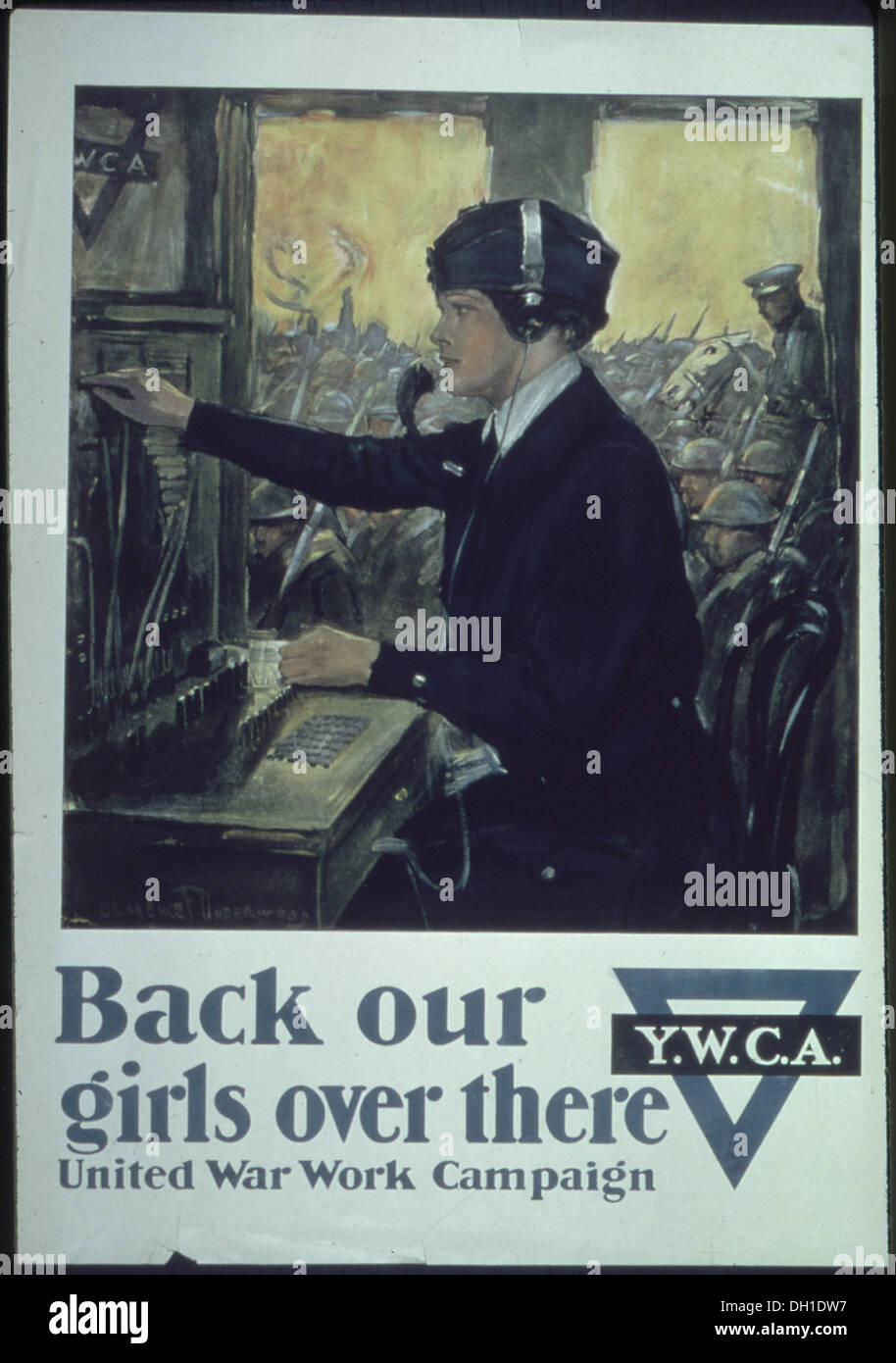 Une affiche en temps de guerre de la Y.W.C.A. United War Work Campaign, encourageant le soutien aux femmes servant outre-mer pendant la première Guerre mondiale Banque D'Images