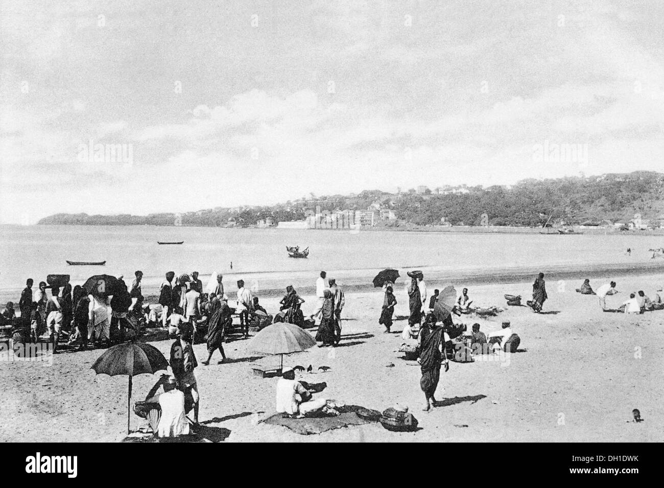 Vieux millésime 1900s Girgaon Chowpatty Beach Fish market Walkeshwar Malabar Hill Malbar Hill Bombay Mumbai Maharashtra Inde Banque D'Images