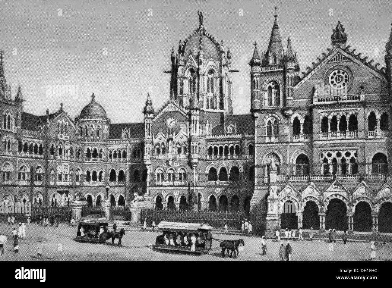 Taxi à cheval, tram à cheval, chariot à cheval, Victoria Terminus, VT, CST, Bombay, Mumbai, Maharashtra, Inde, Asie, ancienne image vintage 1900s Banque D'Images