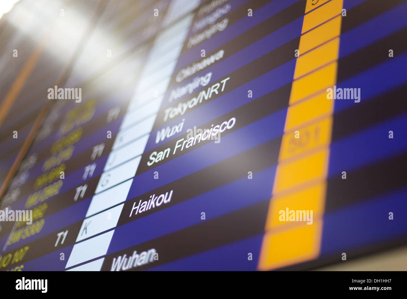 Conseil d'arrivée de l'aéroport à l'aéroport. Concept de voyage. Banque D'Images