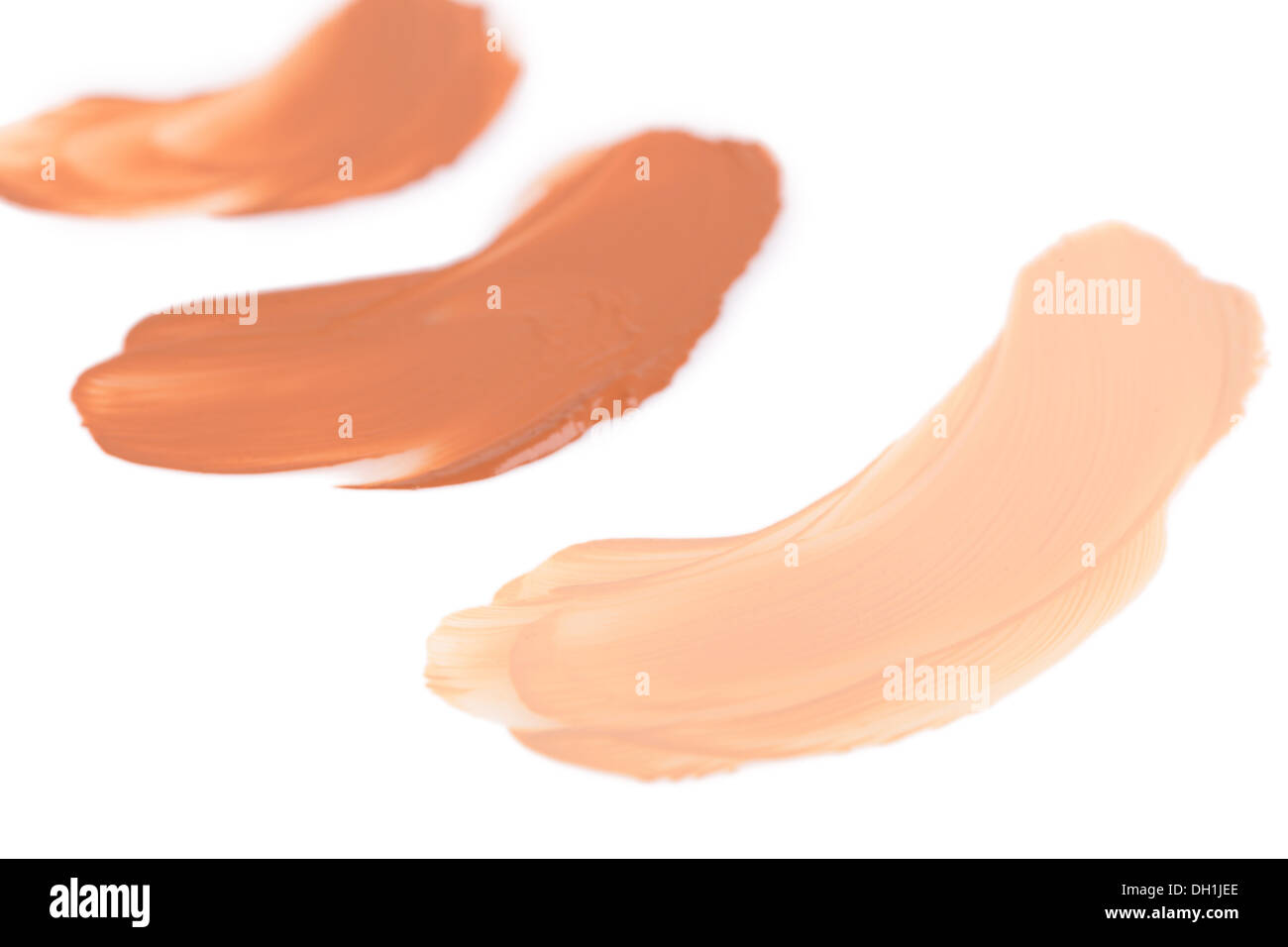 Des échantillons de make-up foundation closeup on white Banque D'Images