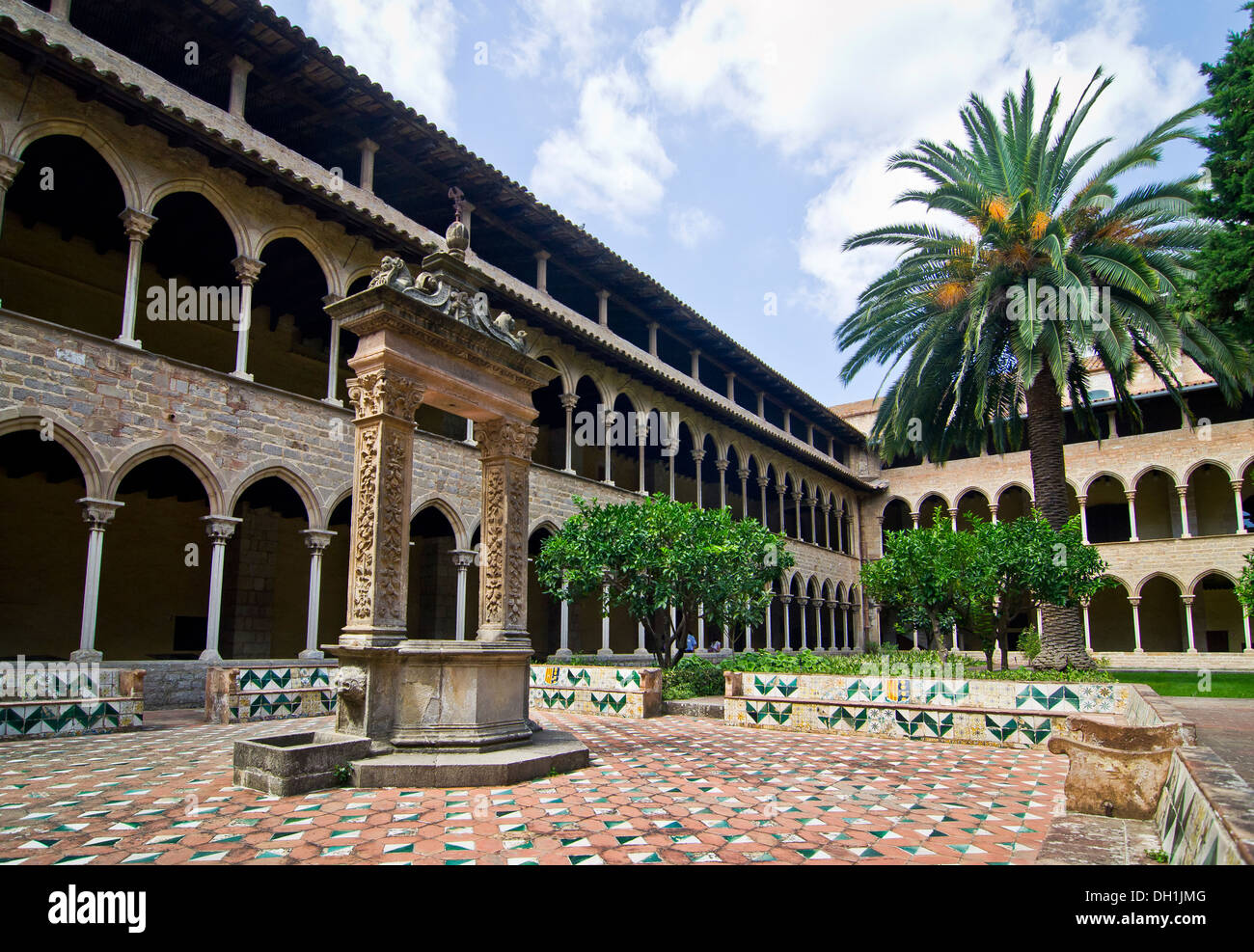 L'intérieur du monastère de Pedralbes Banque D'Images