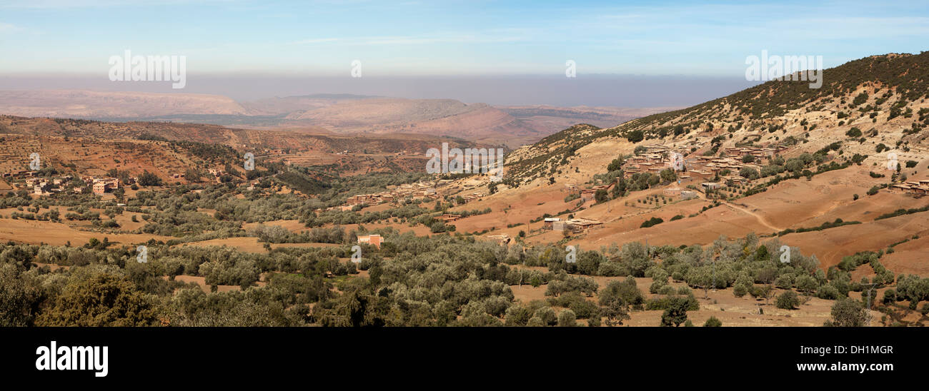 Photo de paysage prises voyageant à travers l'Anti Atlas Mountains en direction de Adgz, Sud du Maroc, l'Afrique du Nord Banque D'Images