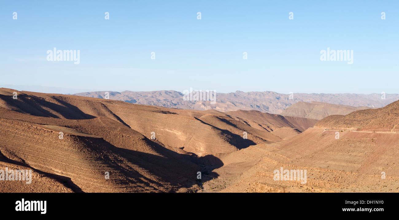 Photo de paysage prises voyageant à travers l'Anti Atlas Mountains en direction de Adgz, Sud du Maroc, l'Afrique du Nord Banque D'Images