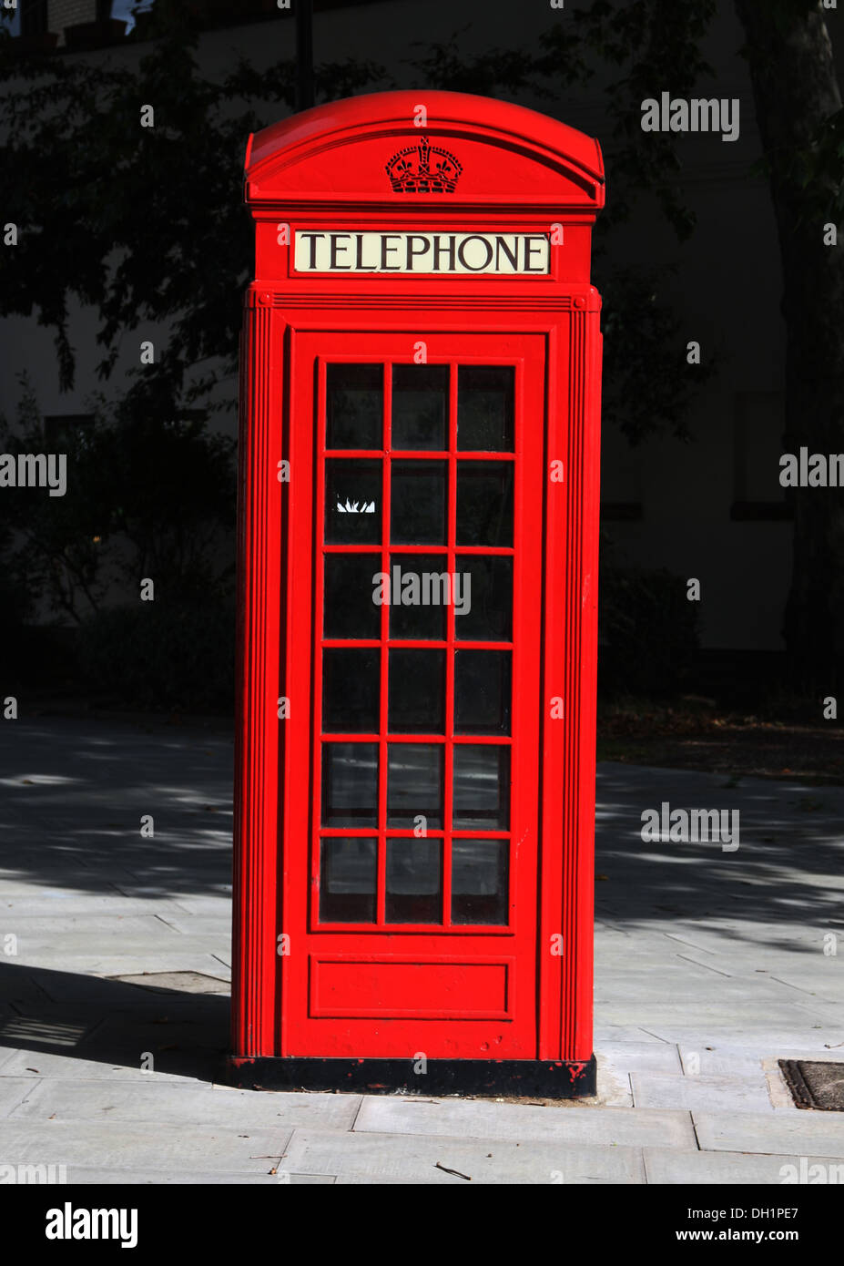 Cabine téléphonique anglaise Banque de photographies et d'images à haute  résolution - Alamy