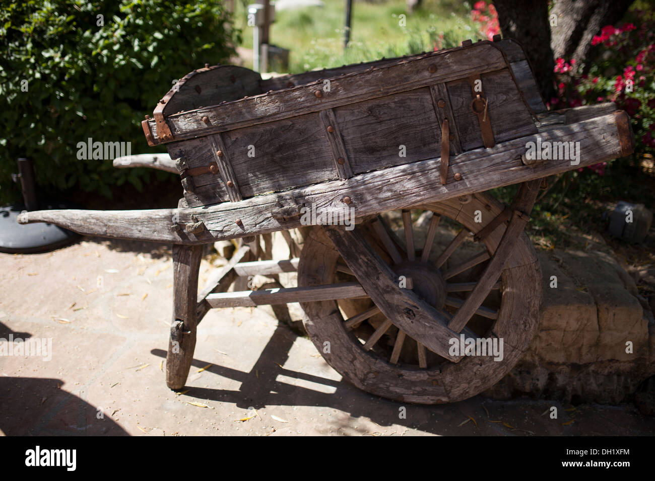 Un mobilier ancien en bois panier à un Victorian home Wine Country, en Californie. Banque D'Images