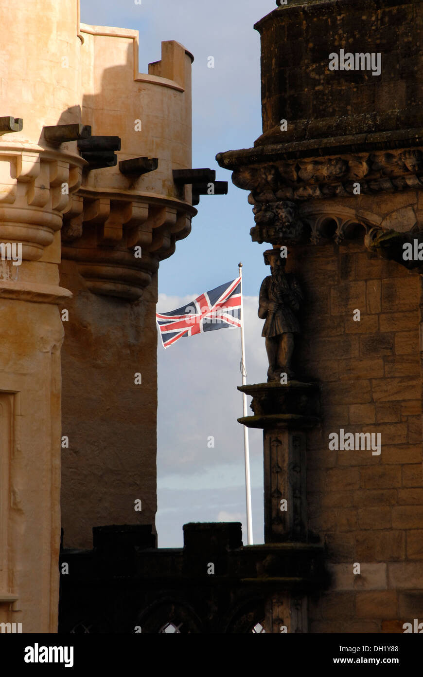 Union Jack flag survolant le château de Stirling, Écosse. Banque D'Images