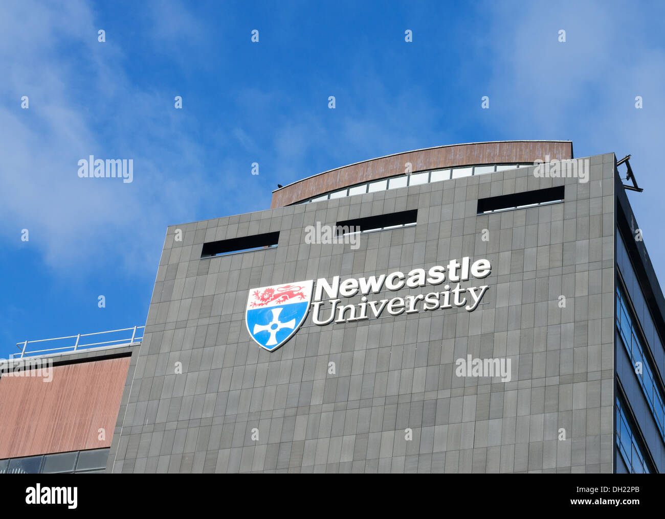 Logo de l'Université de Newcastle sur le bâtiment nord Herschel est de l'Angleterre, UKj Banque D'Images