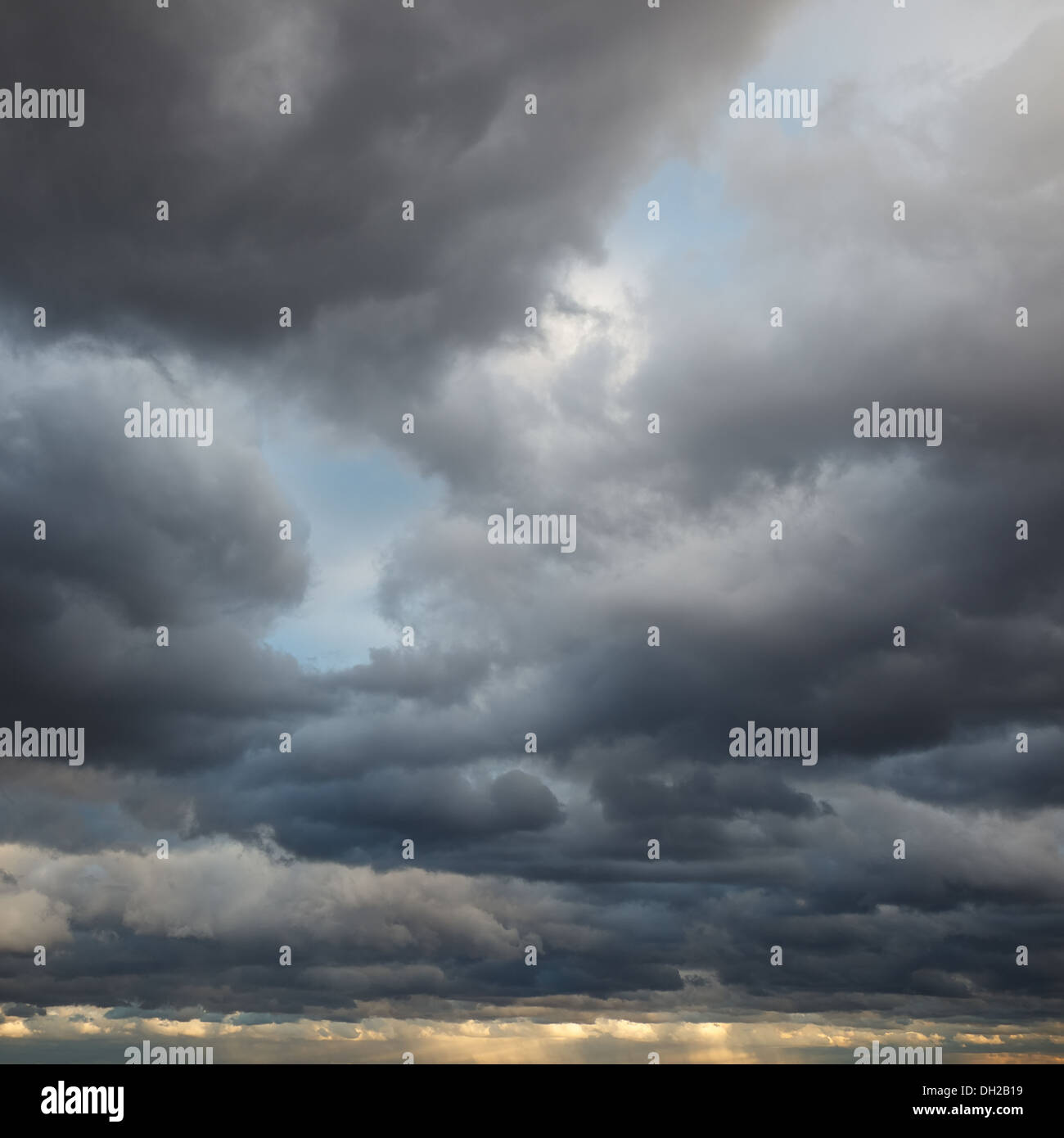 Contexte naturel : ciel d'orage Banque D'Images