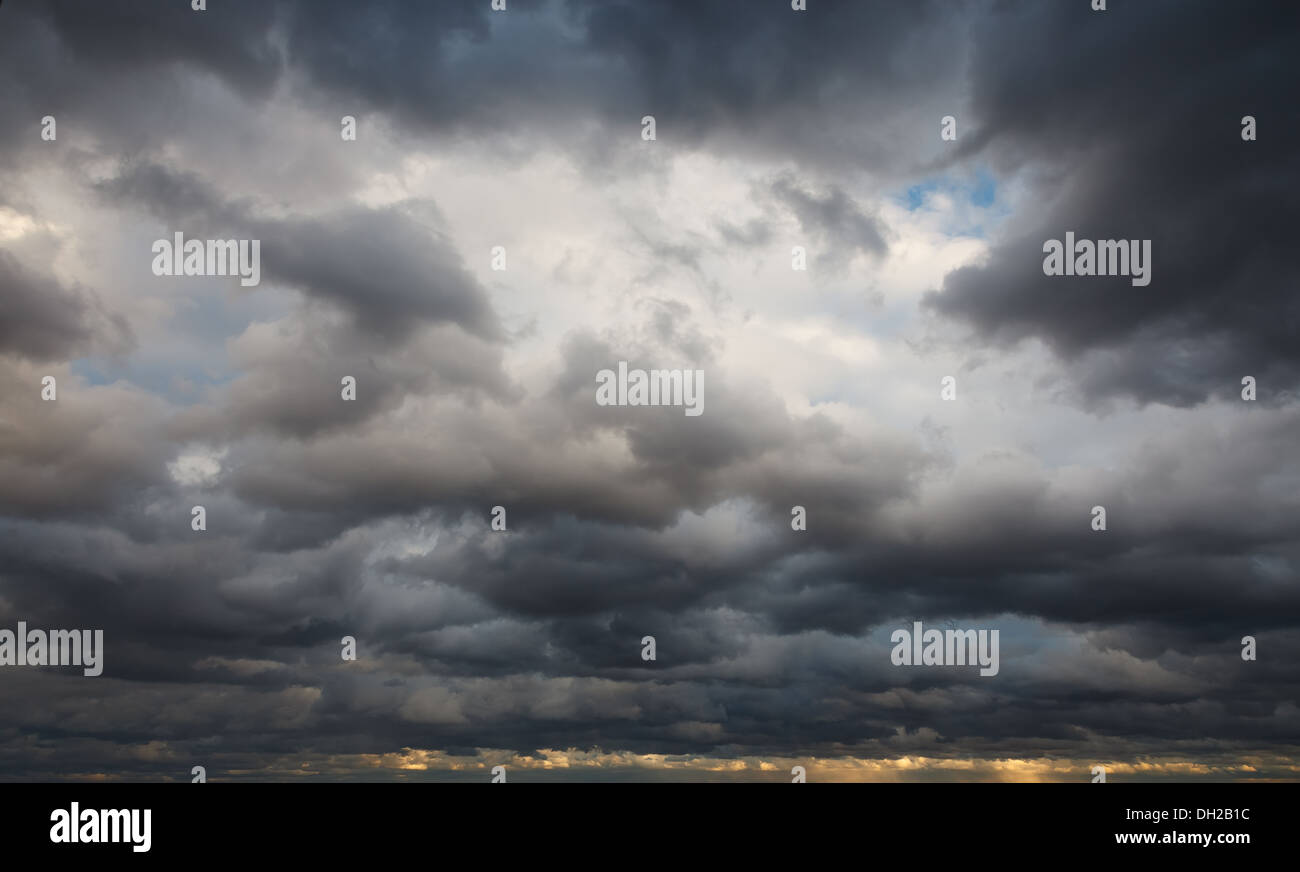 Contexte naturel : ciel d'orage Banque D'Images