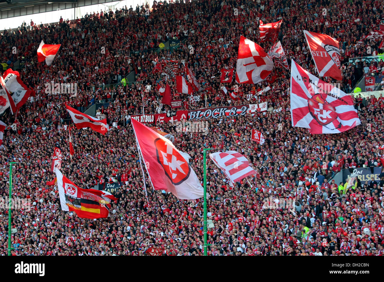 Fans de la 1. Le club de football FC Kaiserslautern dans le Fritz-Walter-Stadion stadium, Kaiserslautern, Rhénanie-Palatinat Banque D'Images
