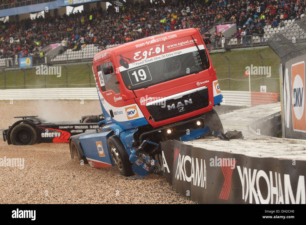 Accident d'un camion de course sur le circuit du Grand Prix du Nürburgring durant la Truck Grand Prix 2012, Nuerburgring Banque D'Images