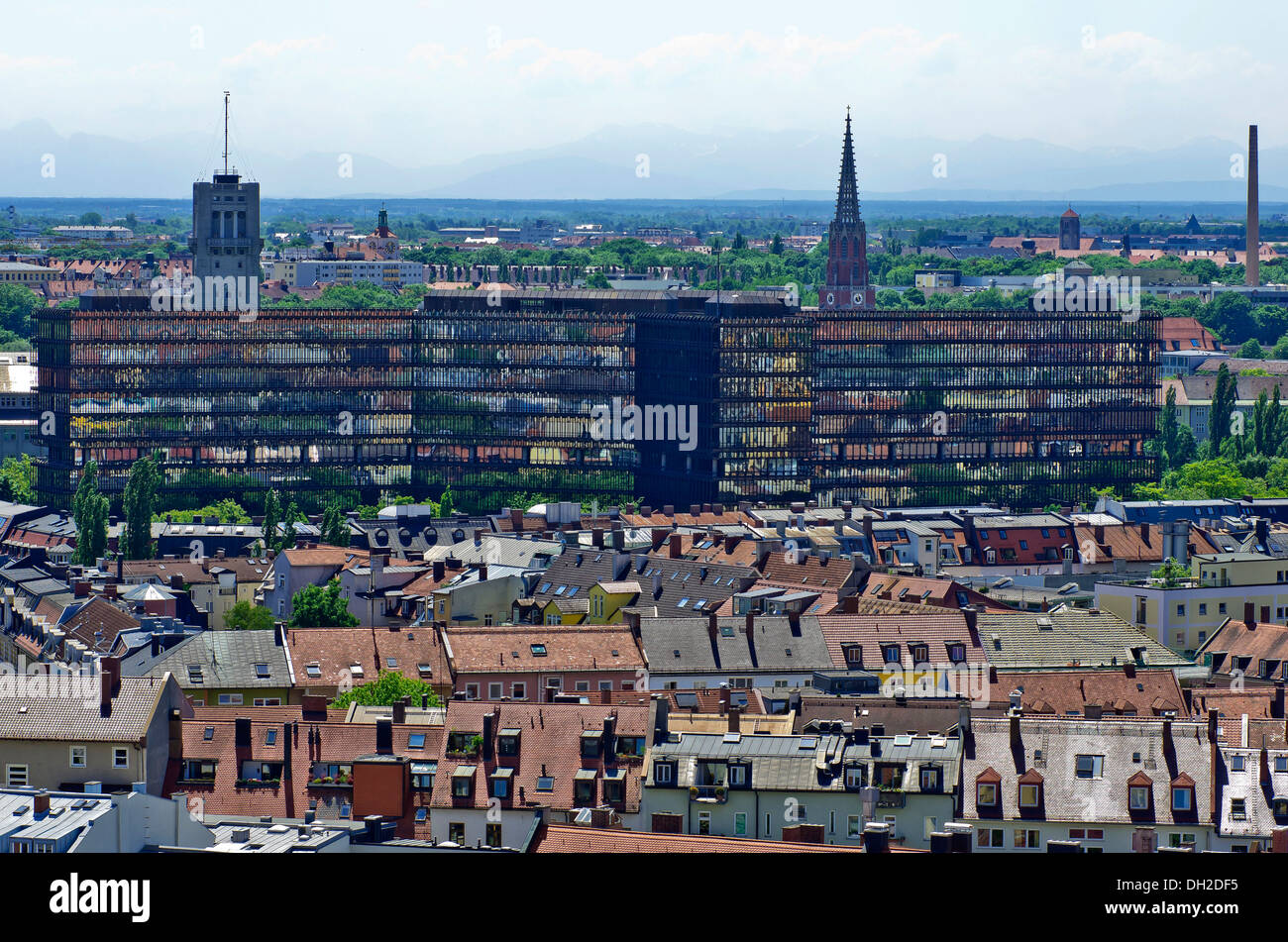 Voir l'église Mariahilf Kirche de et divers bâtiments vus de la clocher de l'église Saint-Pierre, Munich, Haute-Bavière Banque D'Images