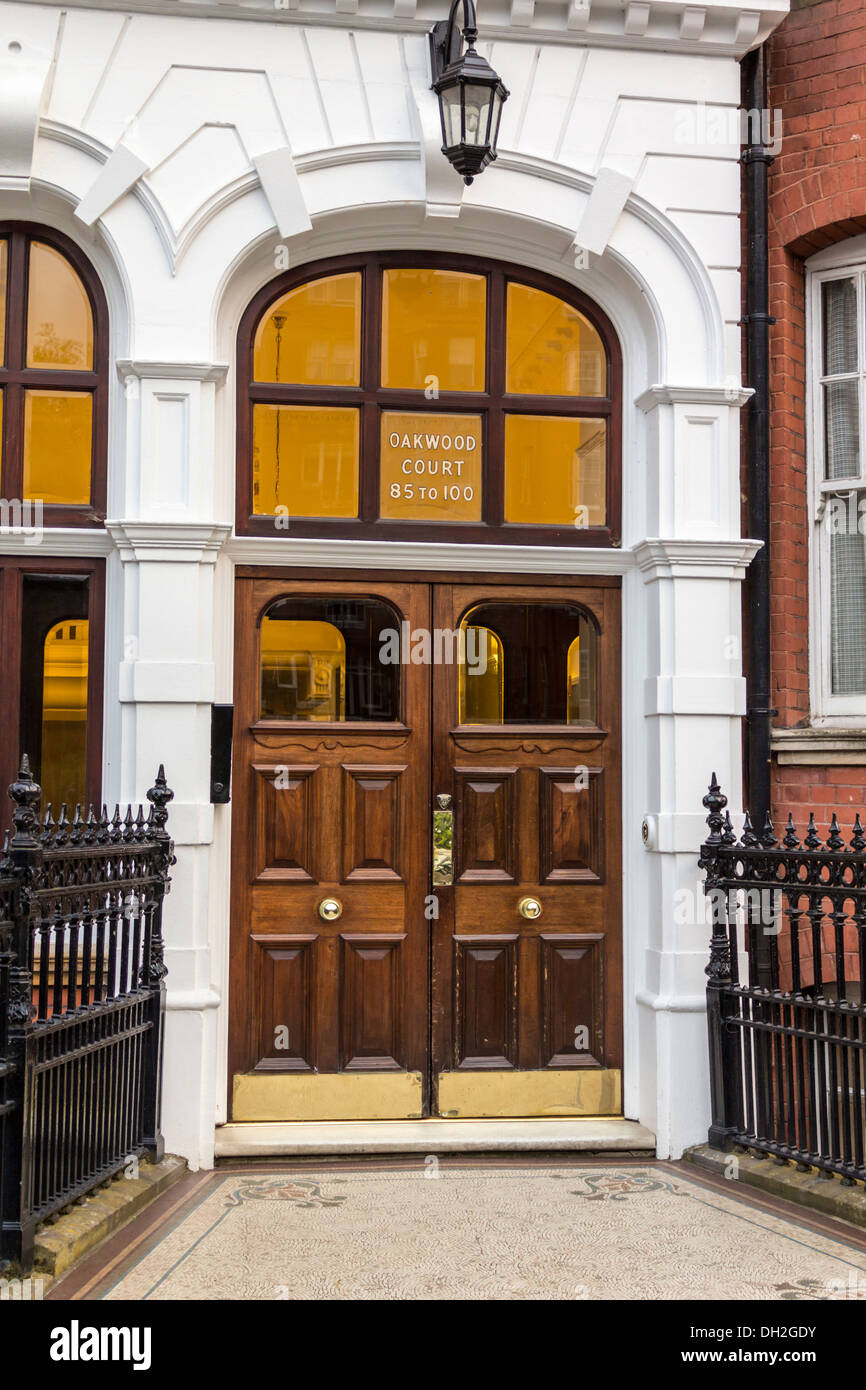 Oakwood Court Porte dans Kensington, London, UK Banque D'Images