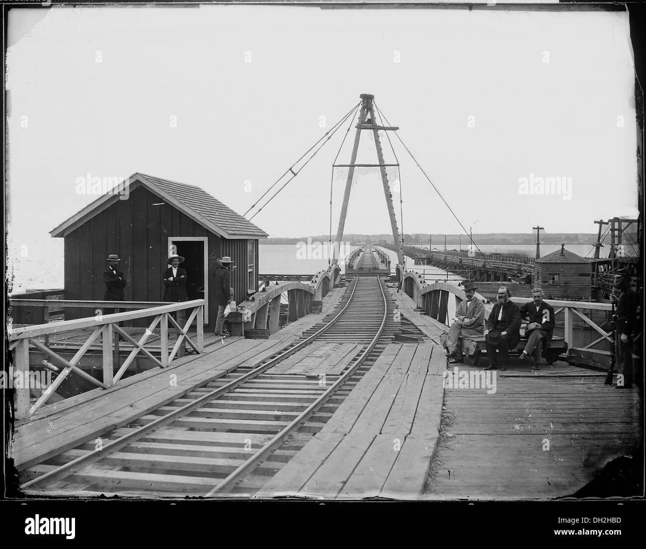 Le long Bridge à Washington, DC, une importante infrastructure, enjambe le fleuve Potomac et relie la capitale nationale aux zones voisines. Banque D'Images