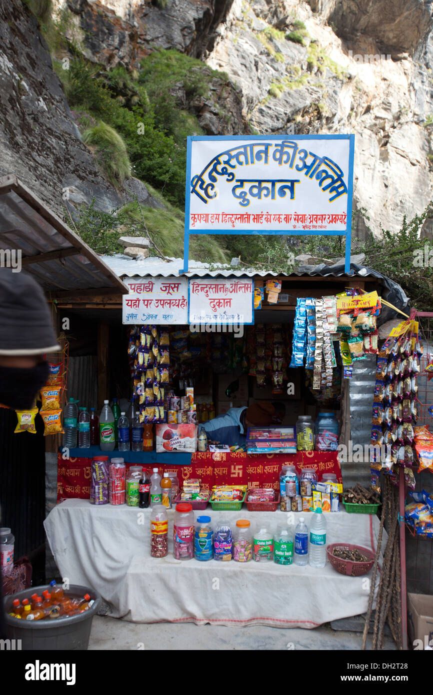 Dernier magasin de l'Inde avant la frontière de la Chine à Mana Village , Badrinath , collines de Garhwal , Uttarakhand , Inde , Asie Banque D'Images