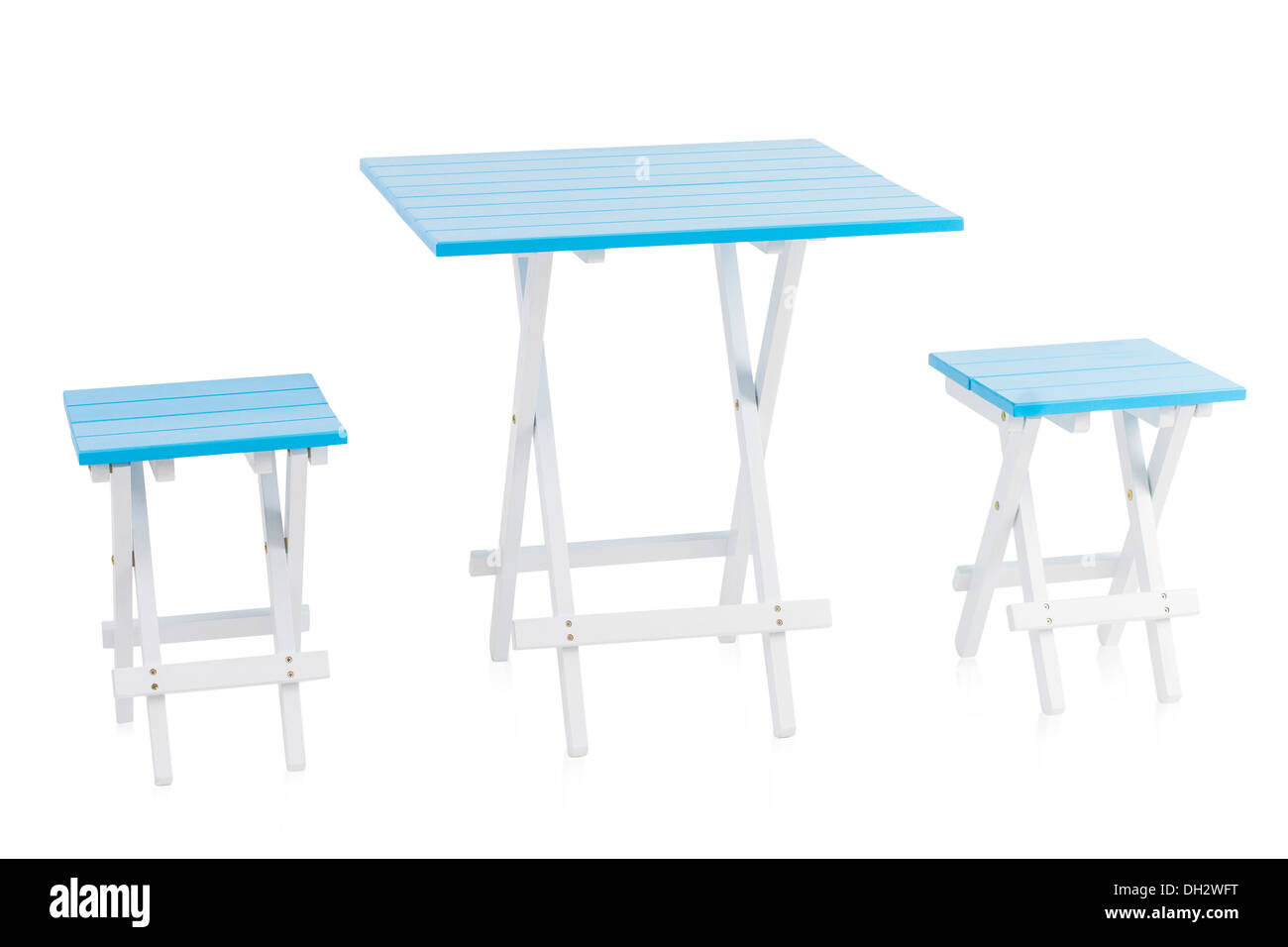 Ensemble de table et chaises d'extérieur isolé sur fond blanc Banque D'Images