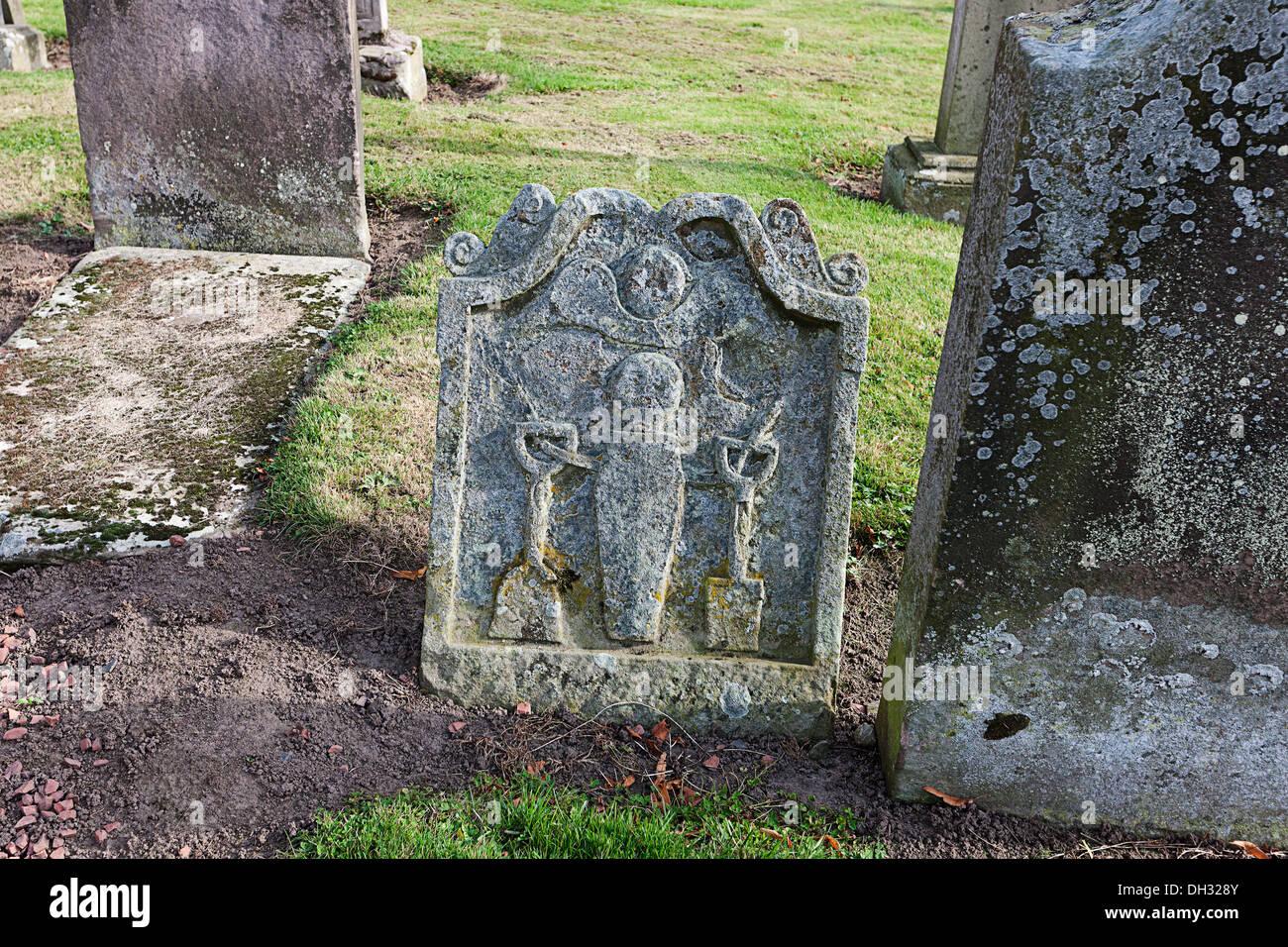 Pierre tombale à Ladykirk église paroissiale. Scottish Borders . Banque D'Images