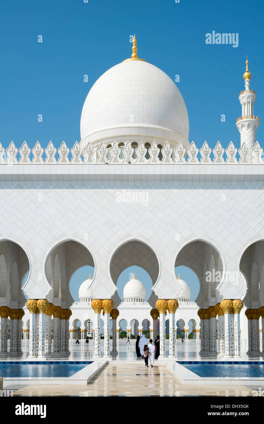 Grande Mosquée de Sheikh Zayed à Abu Dhabi Emirats Arabes Unis Banque D'Images