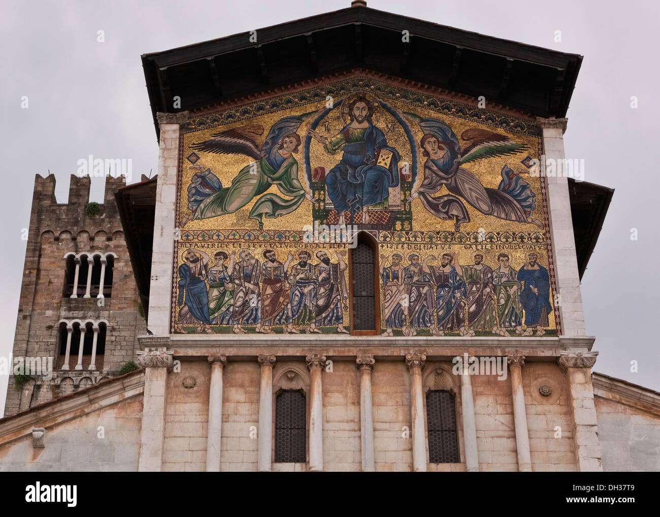 La façade de la Basilique de San Frediano, Luca, Italie Banque D'Images